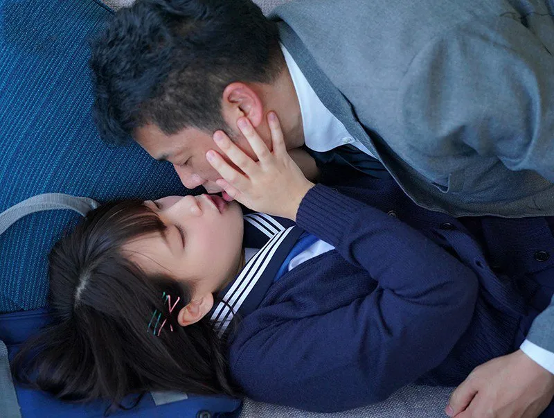 Thầy giáo trốn bà xã ngoại tình với cô học trò dễ thương