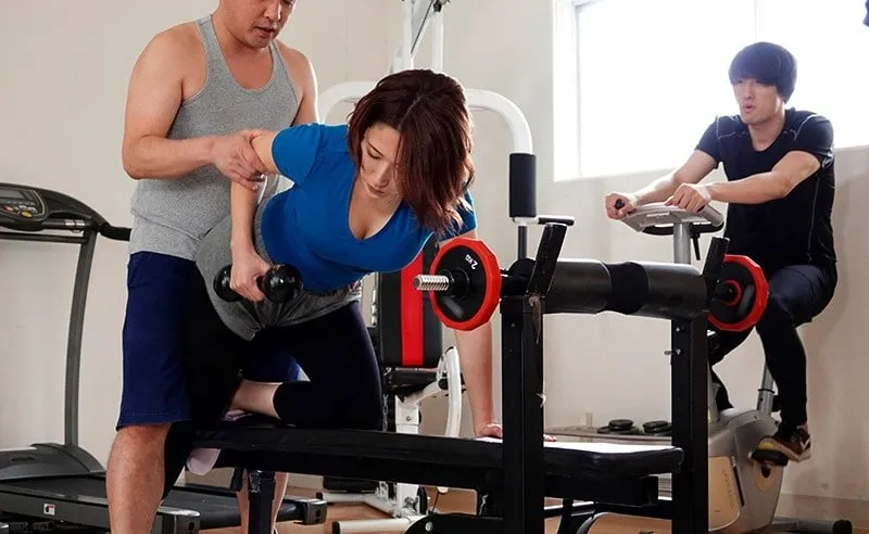 Chồng phát hiện vợ địt nhau với huấn luyện viên thể hình